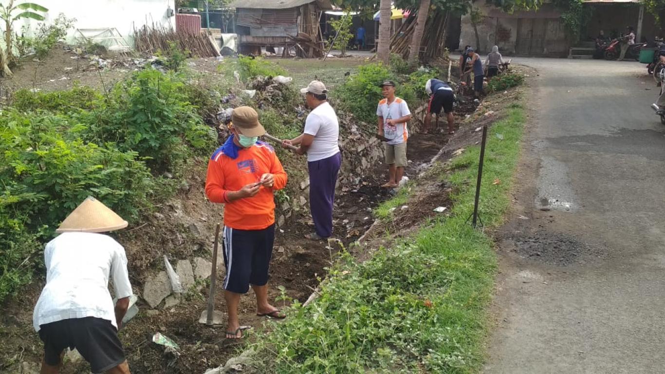 GOTONG-ROYONG ANTISIPASI BANJIR